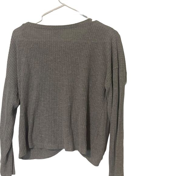 Paper Crane Women's Size Medium Gray Waffle Knit Twisted Front Light Sweater - Picture 5 of 7